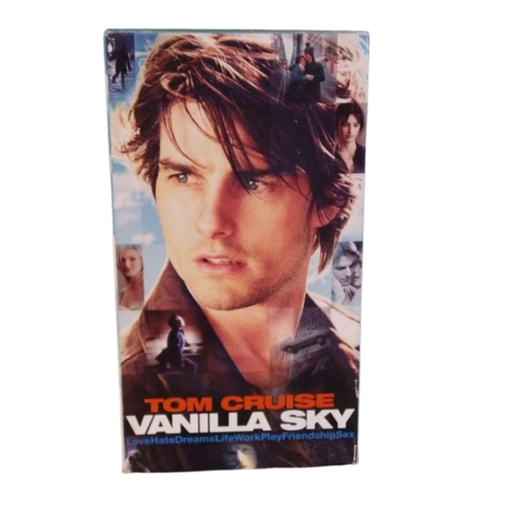 Vanilla Sky 2001 ‧ Thriller/Sci-fi ‧ 2h 16m VHS tape - Picture 1 of 5